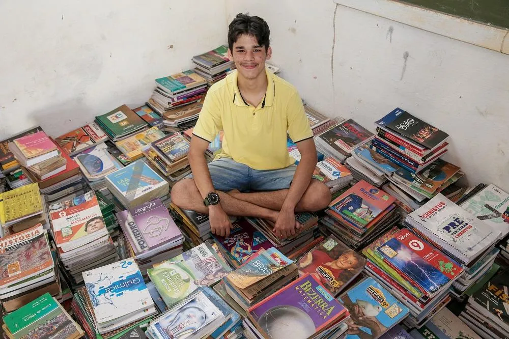 O projeto Doe Livros Fortaleza recebe obras didáticas, paradidáticas e apostilas