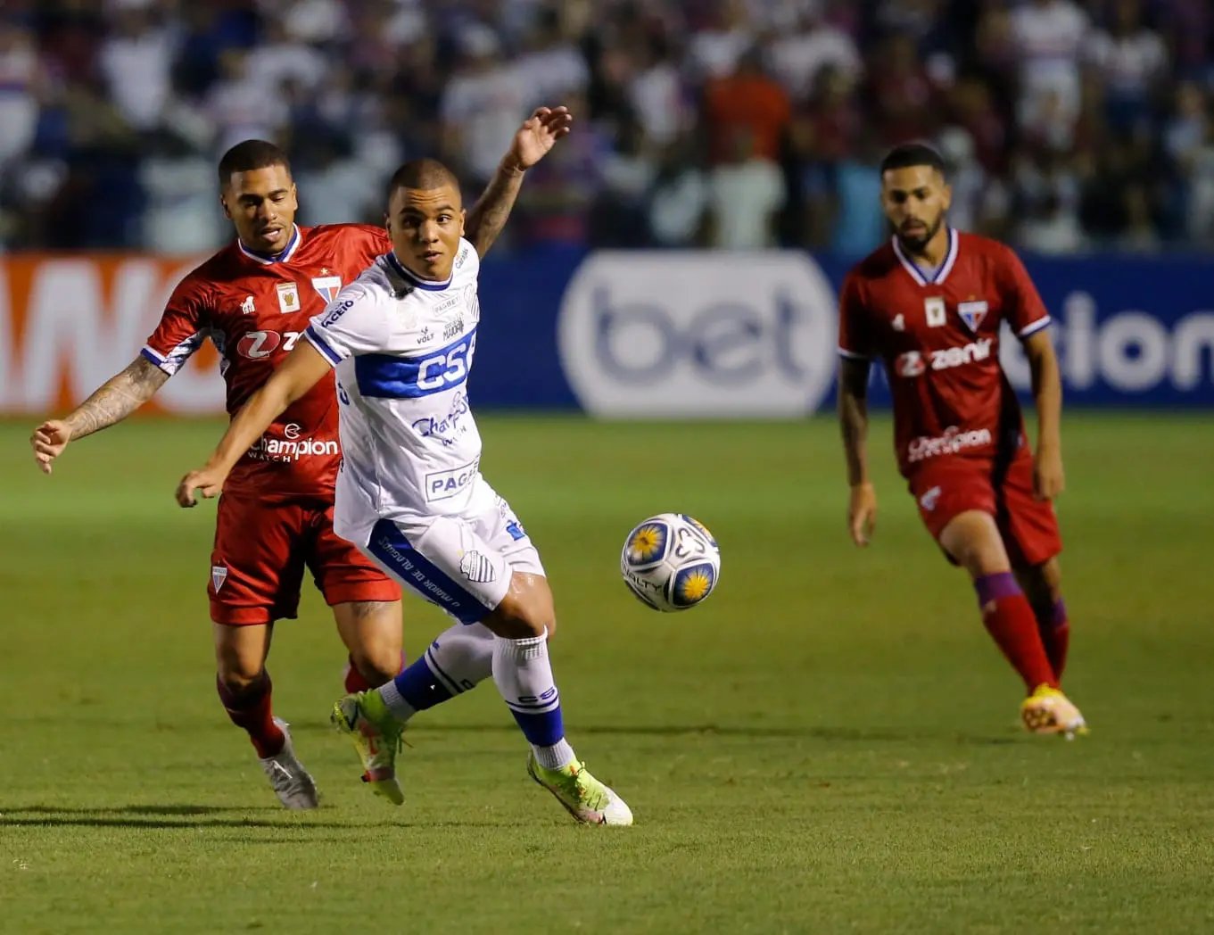 Calebe em ação pelo Fortaleza