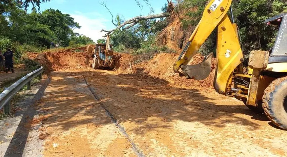 Interdição na rodovia Rio-Santos, em Ubatuba