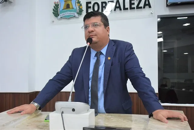 Parlamentar se filiou ao PL e se manteve na base do prefeito