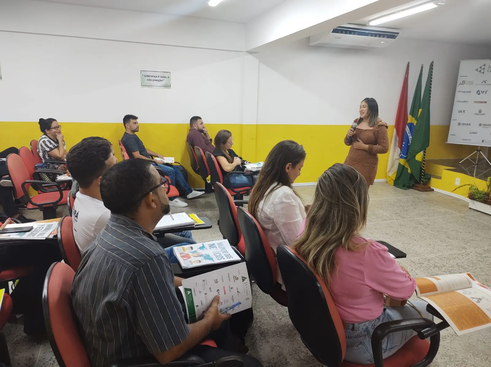 Mais de 200 professores realizam a formação
