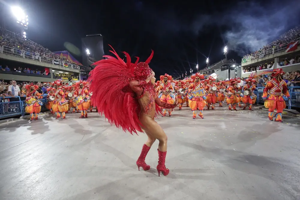 Desfile da Imperatriz Leopoldinense sobre Lampião