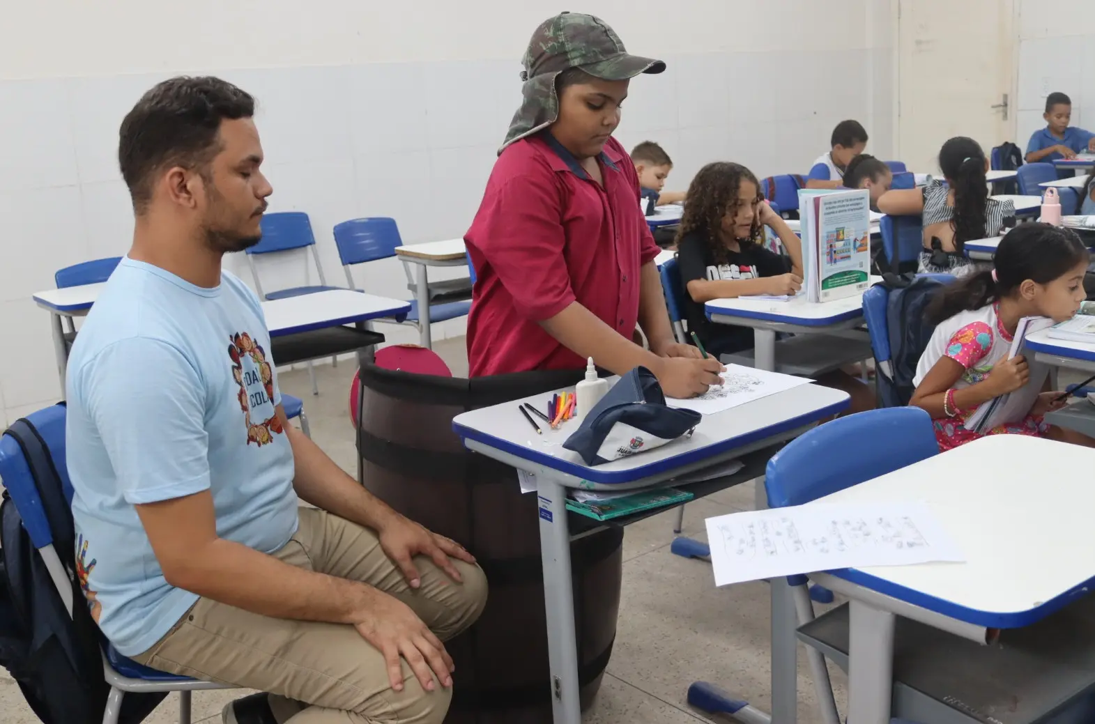 Aluno recebeu presente de professora e cuidador, em Juazeiro do Norte