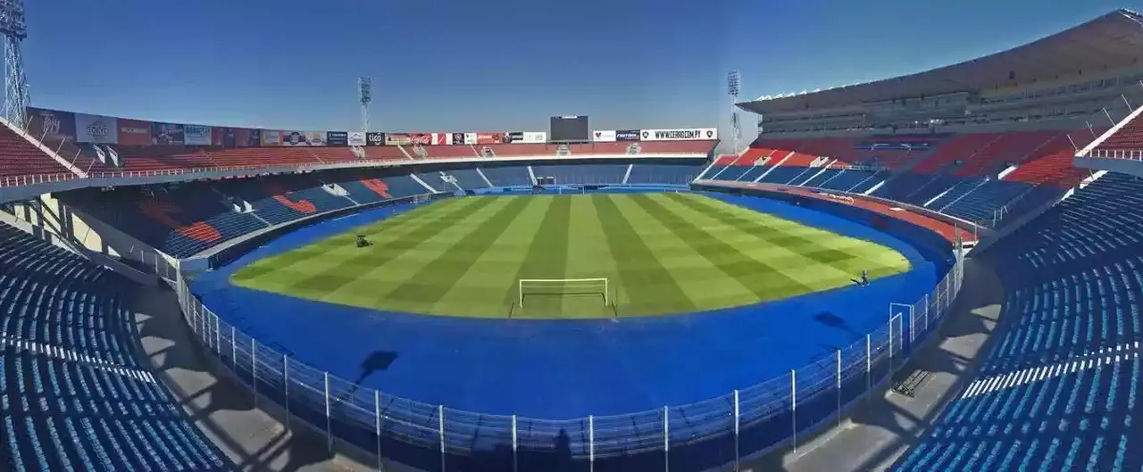 Imagem aberta do estádio General Pablo Rojas