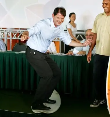 Cid Gomes durante evento para o setor de esporte