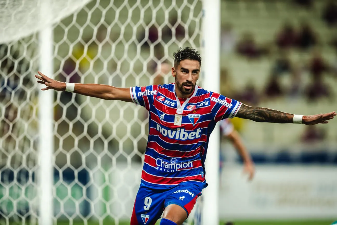 Lucero garantiu o empate do Fortaleza no Clássico das Cores, na reta final do 2º tempo