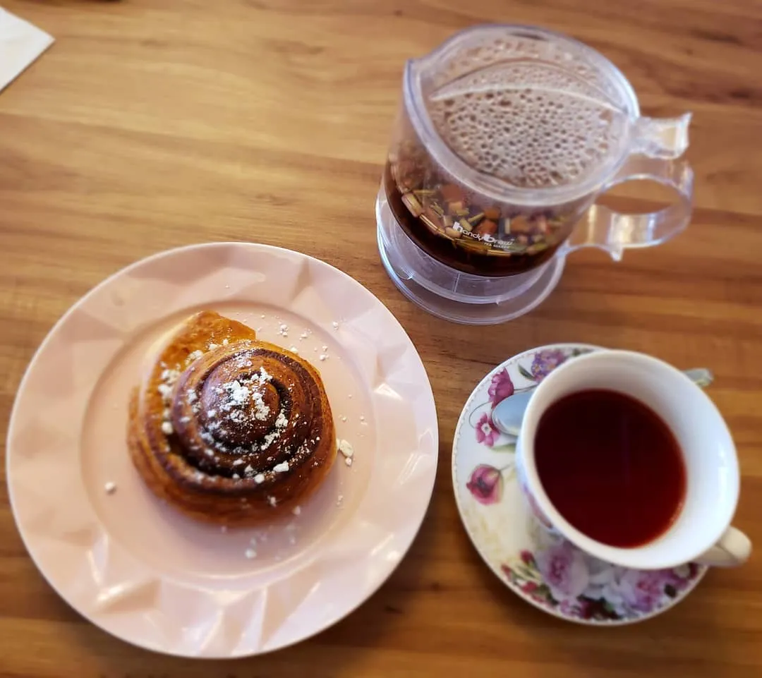 Chá de maçã com hibisco do Greta Café
