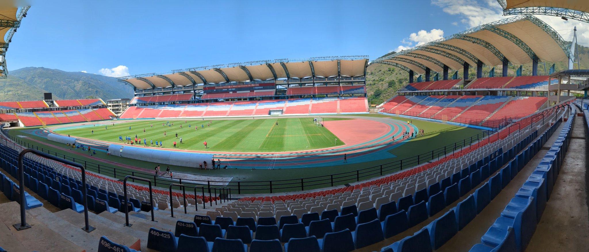 Imagem panorâmica do Estádio Metropolitano de Mérida