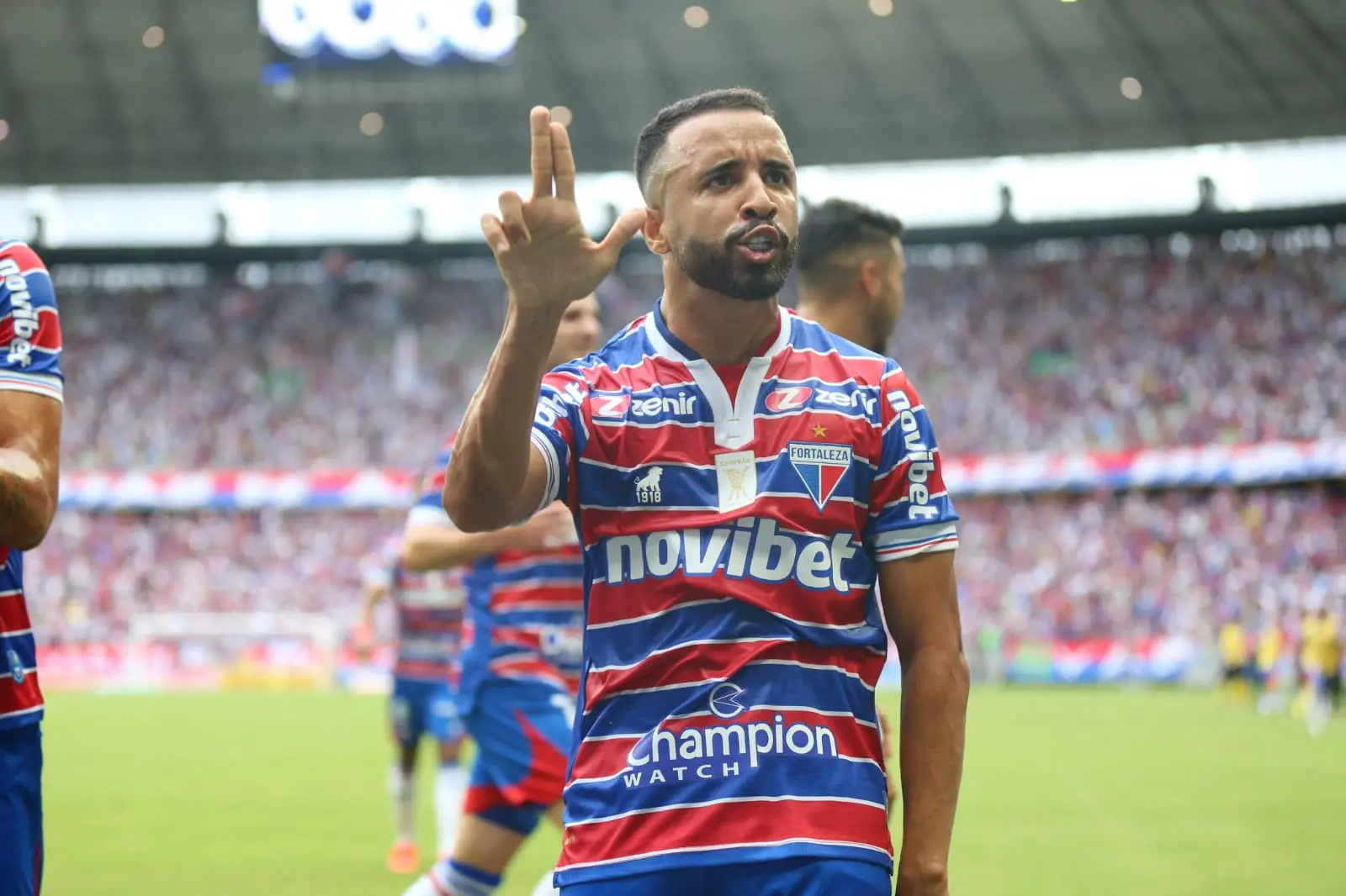 Caio Alexandre comemora gol pelo Fortaleza