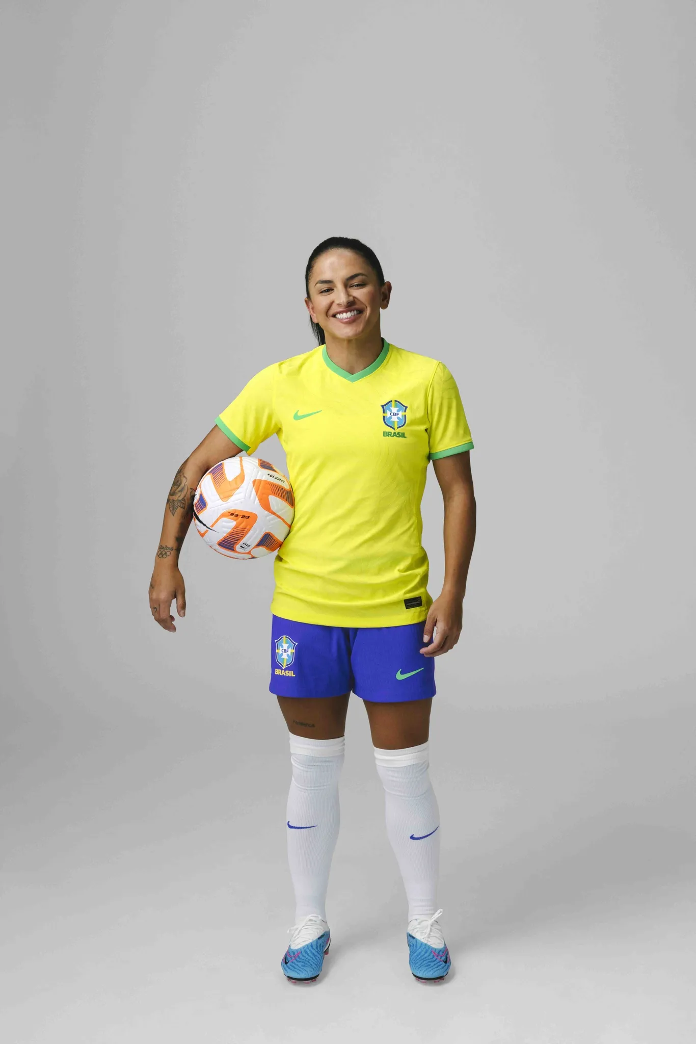 CBF lança nova camisa da Seleção para Copa do Mundo feminina; Veja fotos