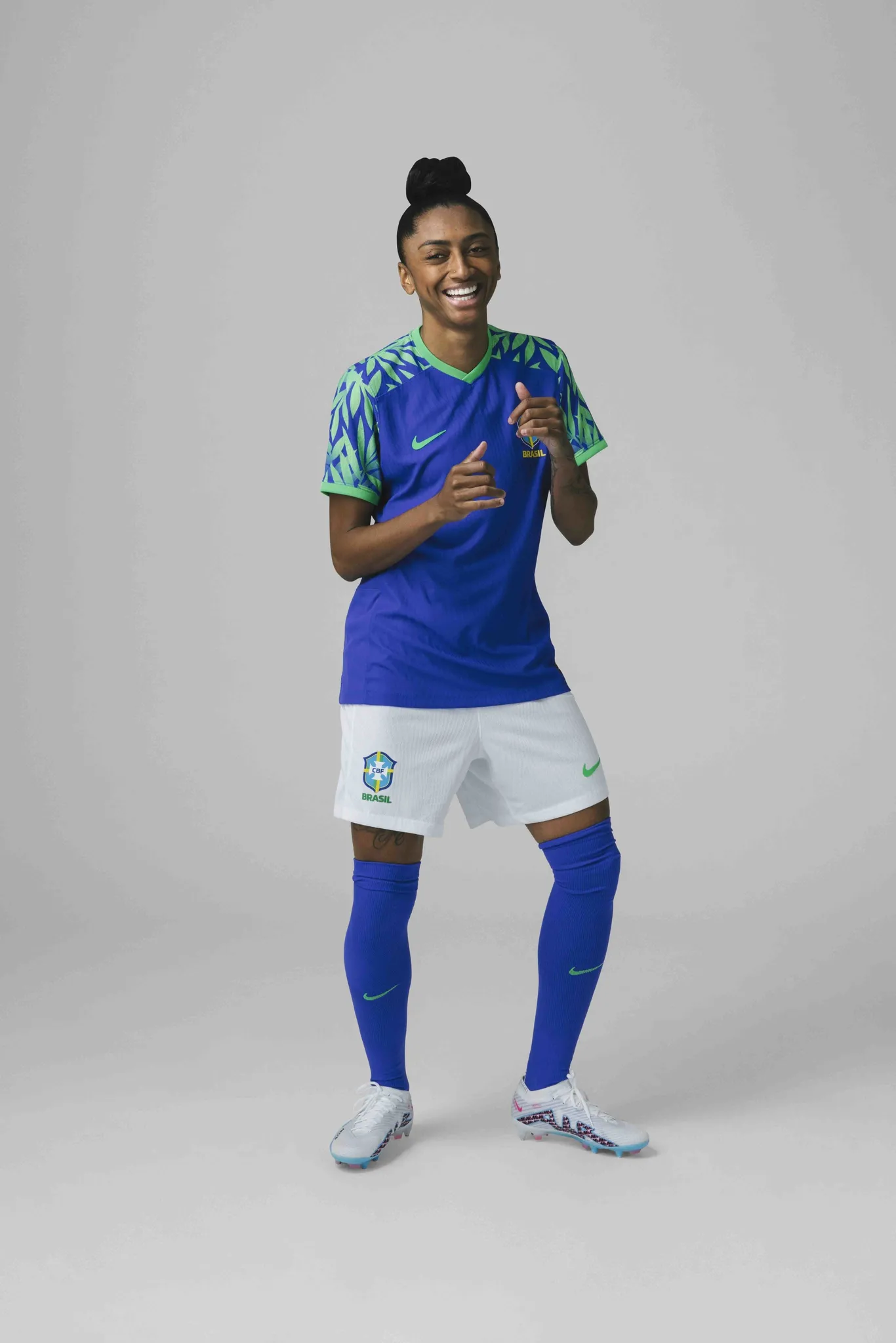 CBF lança nova camisa da Seleção para Copa do Mundo feminina; Veja fotos