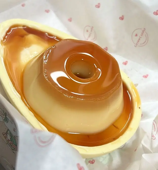 Ovo de páscoa recheado por pudim