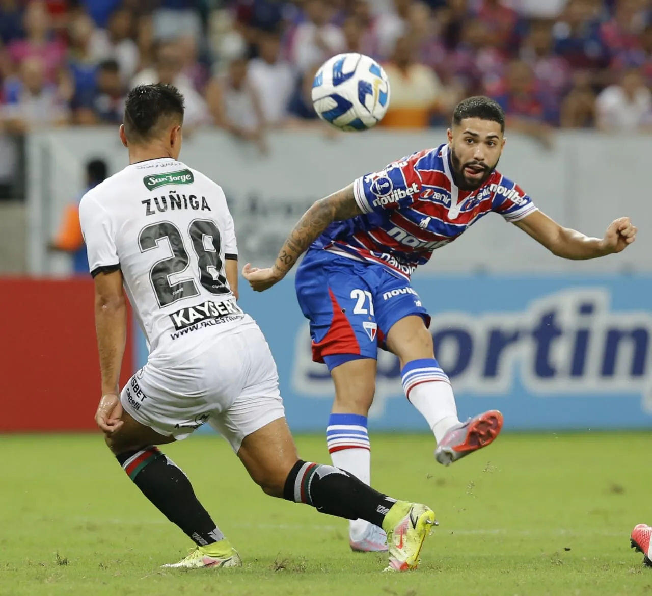 O meia Calebe foi titular e teve boa atuação pelo Fortaleza na Sul-Americana