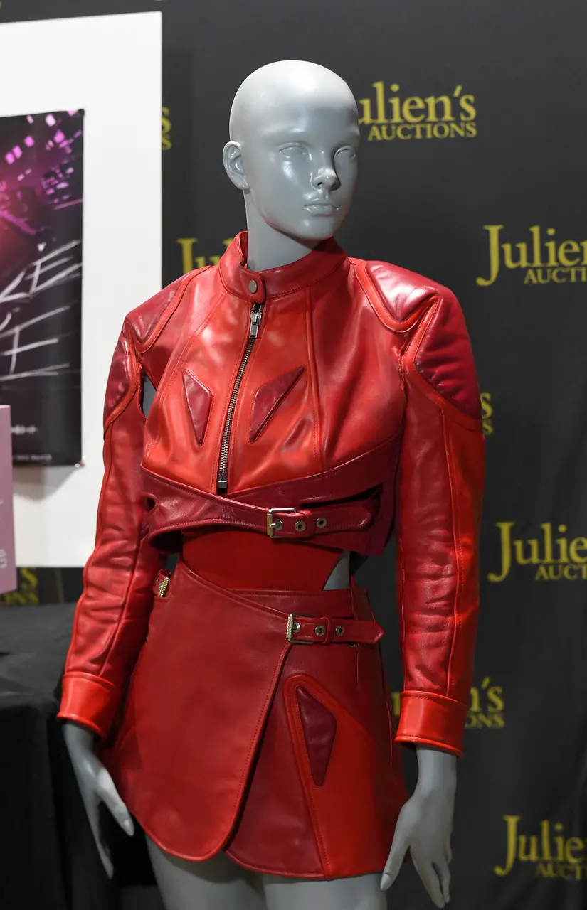 Roupa usada por Rosalía em turnê é leiloada