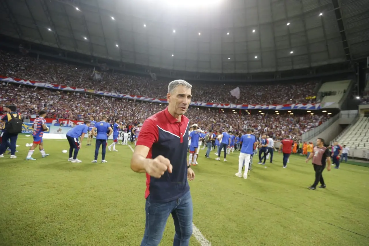 Vojvoda se emociona com título do Fortaleza