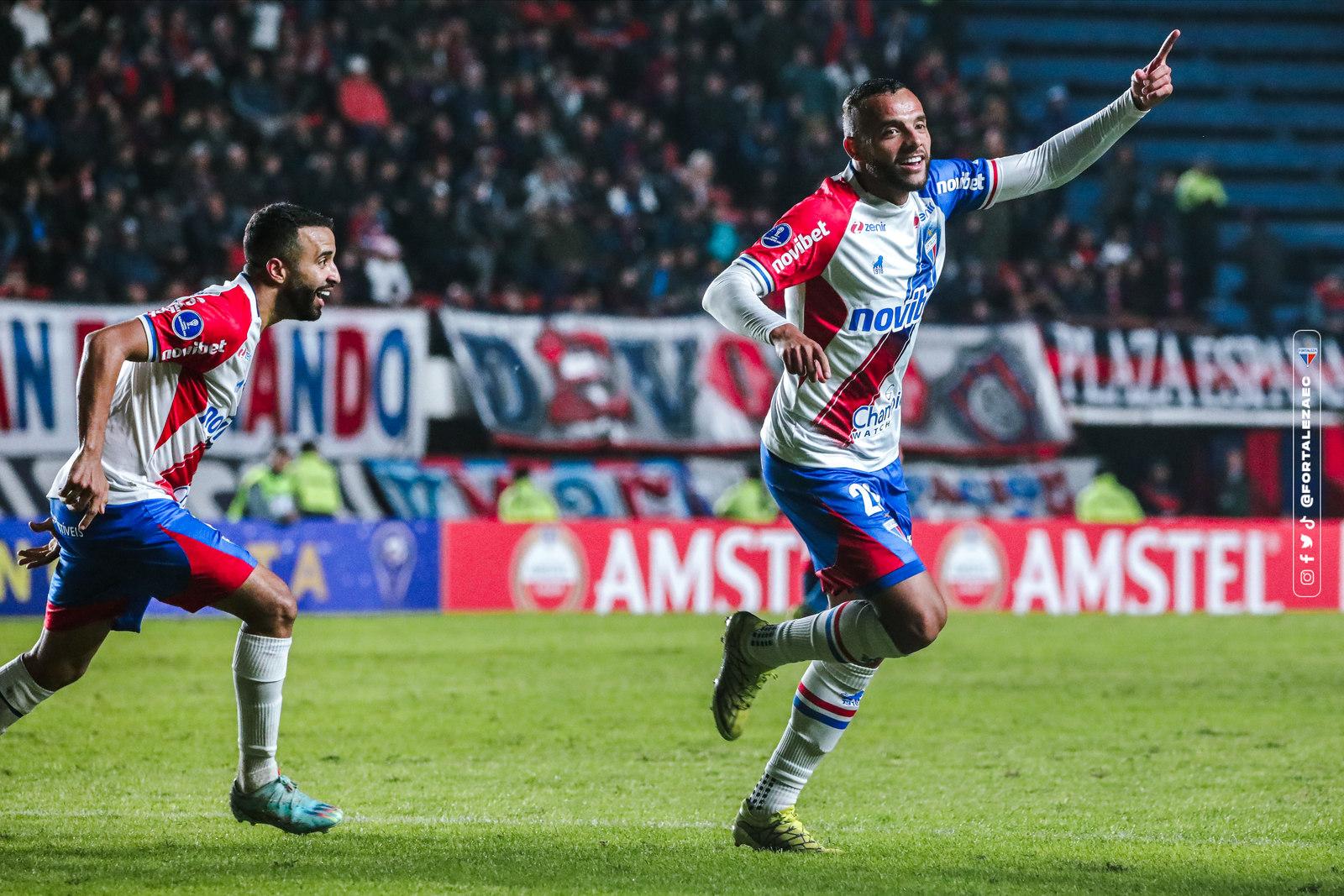 Guilherme comemora gol pelo Fortaleza
