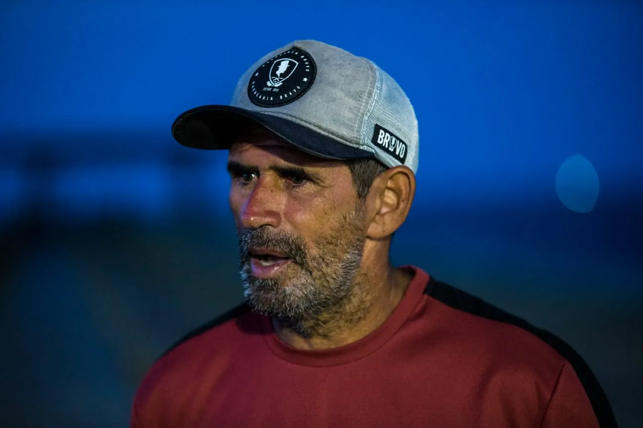 Regis Freitas, mergulhador, ajudou no salvamento da sobrevivente