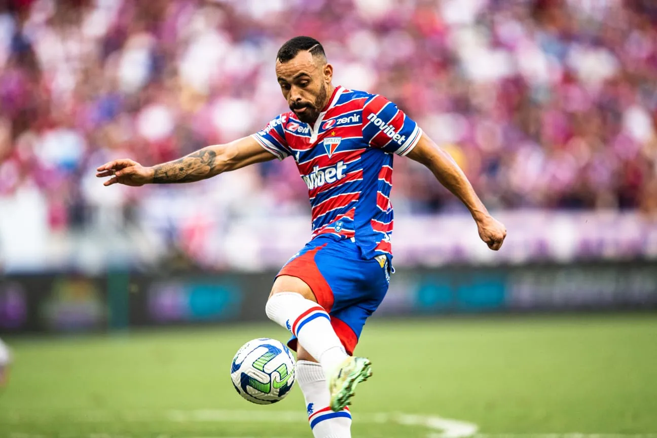 O atacante Moisés foi muito acionado pelo Fortaleza contra o Fluminense