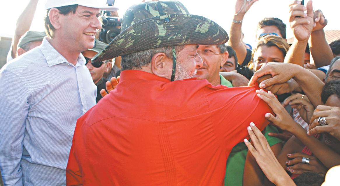 Lula em visita ao Ceará acompanhado do governador Cid Gomes