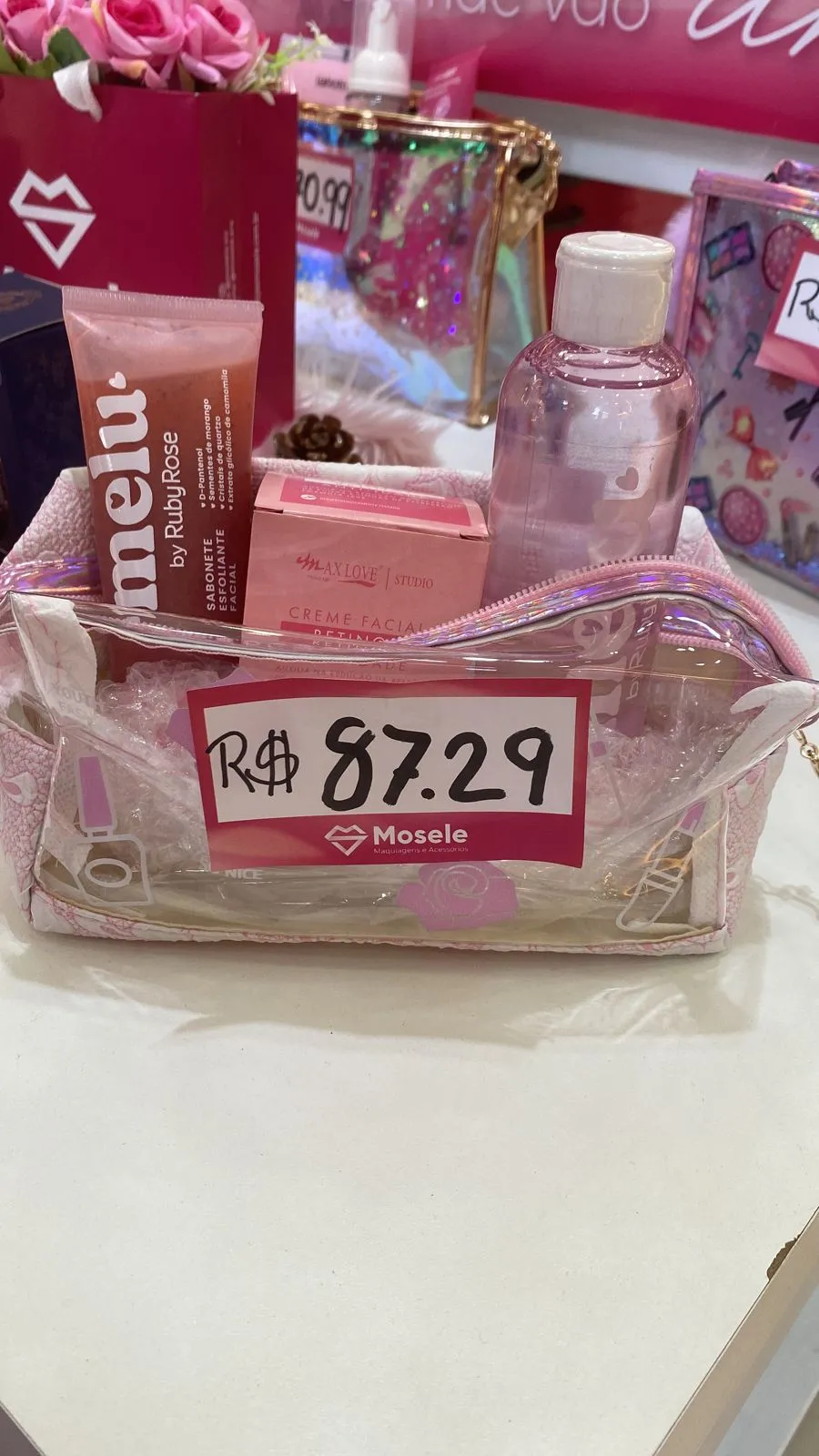 Kit de limpeza vendido pela Mosele