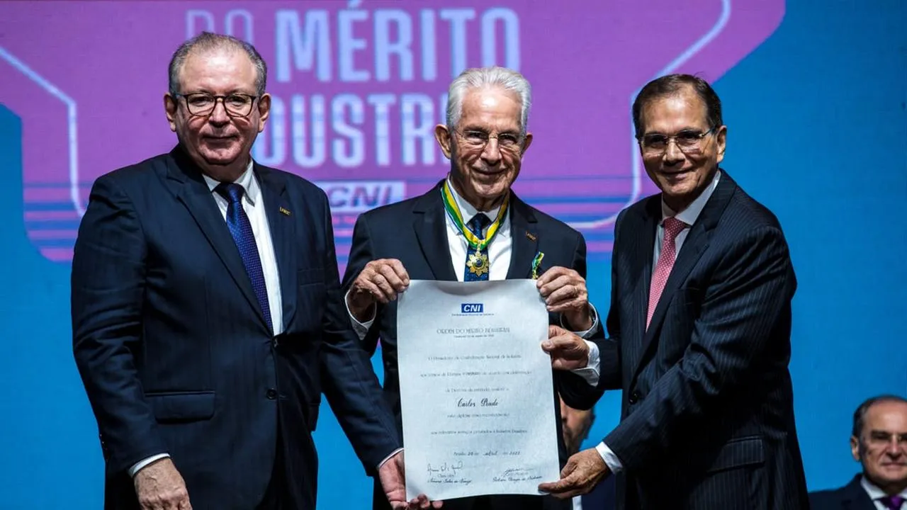 Carlos Prado foi um dos contemplados com a honraria