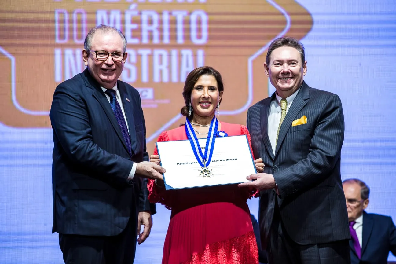 Regina Dias Branco foi uma das contempladas com a honraria
