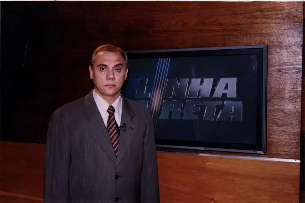 Marcelo Rezende apresentou a primeira versão do programa, em 1990