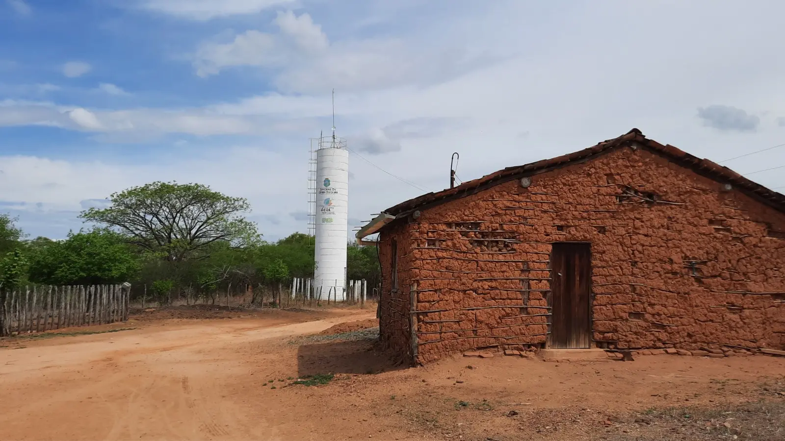 casa de taipa na cidade cearense do Cedro