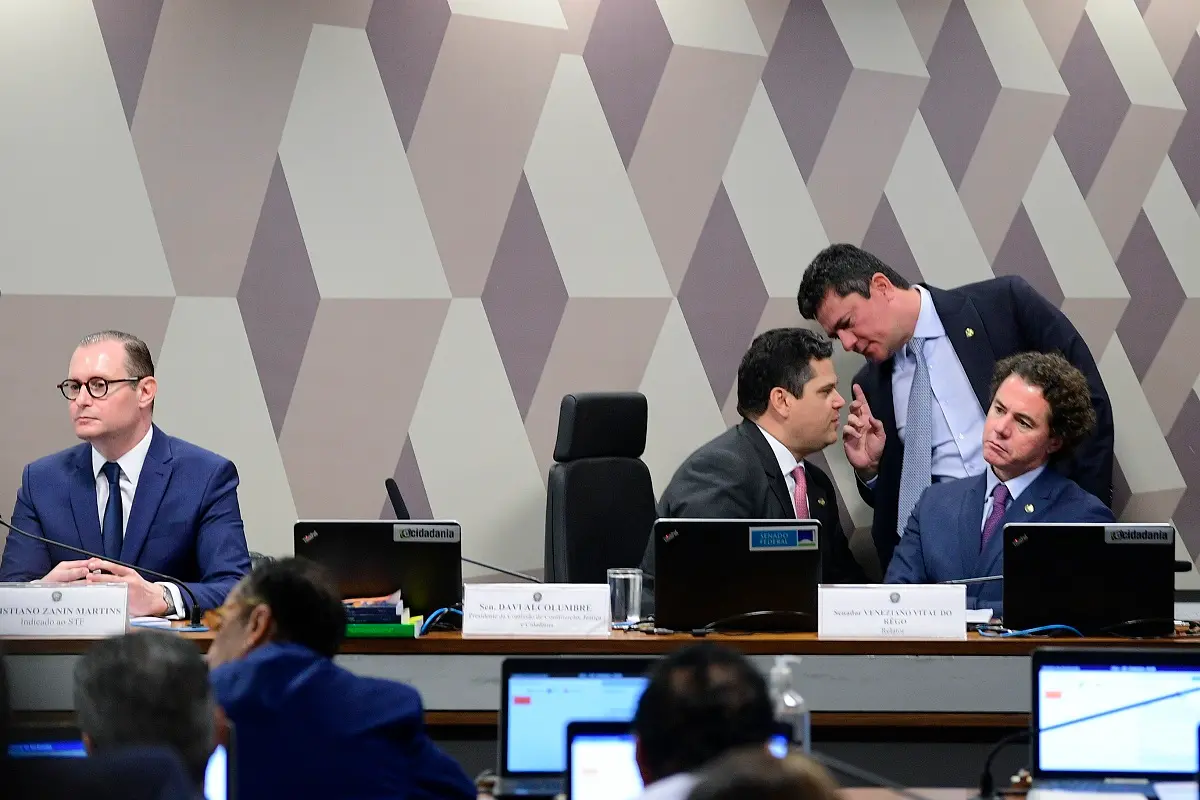 Sabatina Zanin, com reencontro com Moro