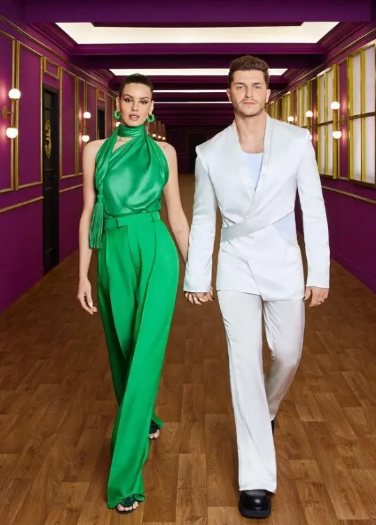 Casamento às cegas é apresentador por Camila Queiroz e Klebber Toledo