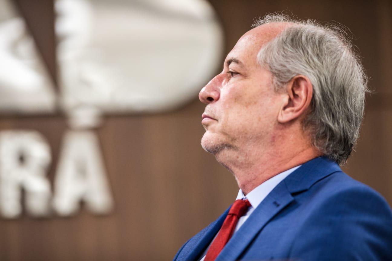 Ciro Gomes durante palestra na OAB-CE