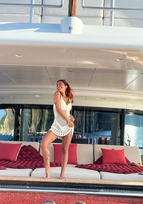 Anitta compartilhou cliques no iate