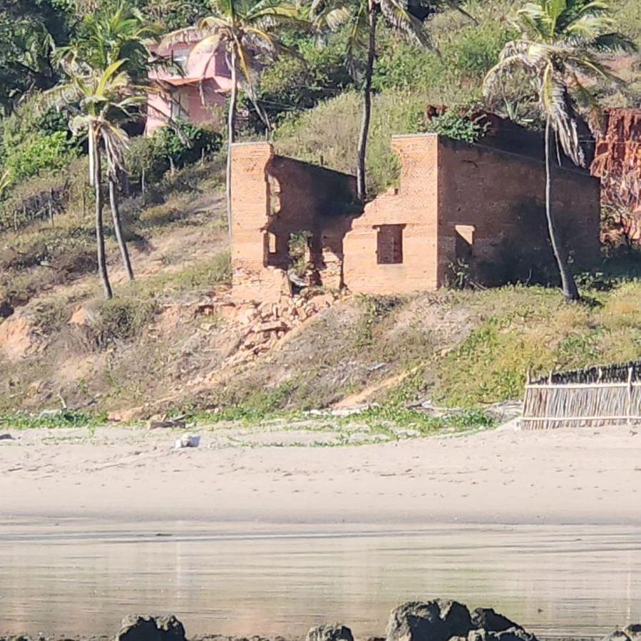 Vanderlei Nogueira e Fernando Freitas faziam um ensaio de casamento em uma casa que desabou, na praia da Peroba, em Icapuí