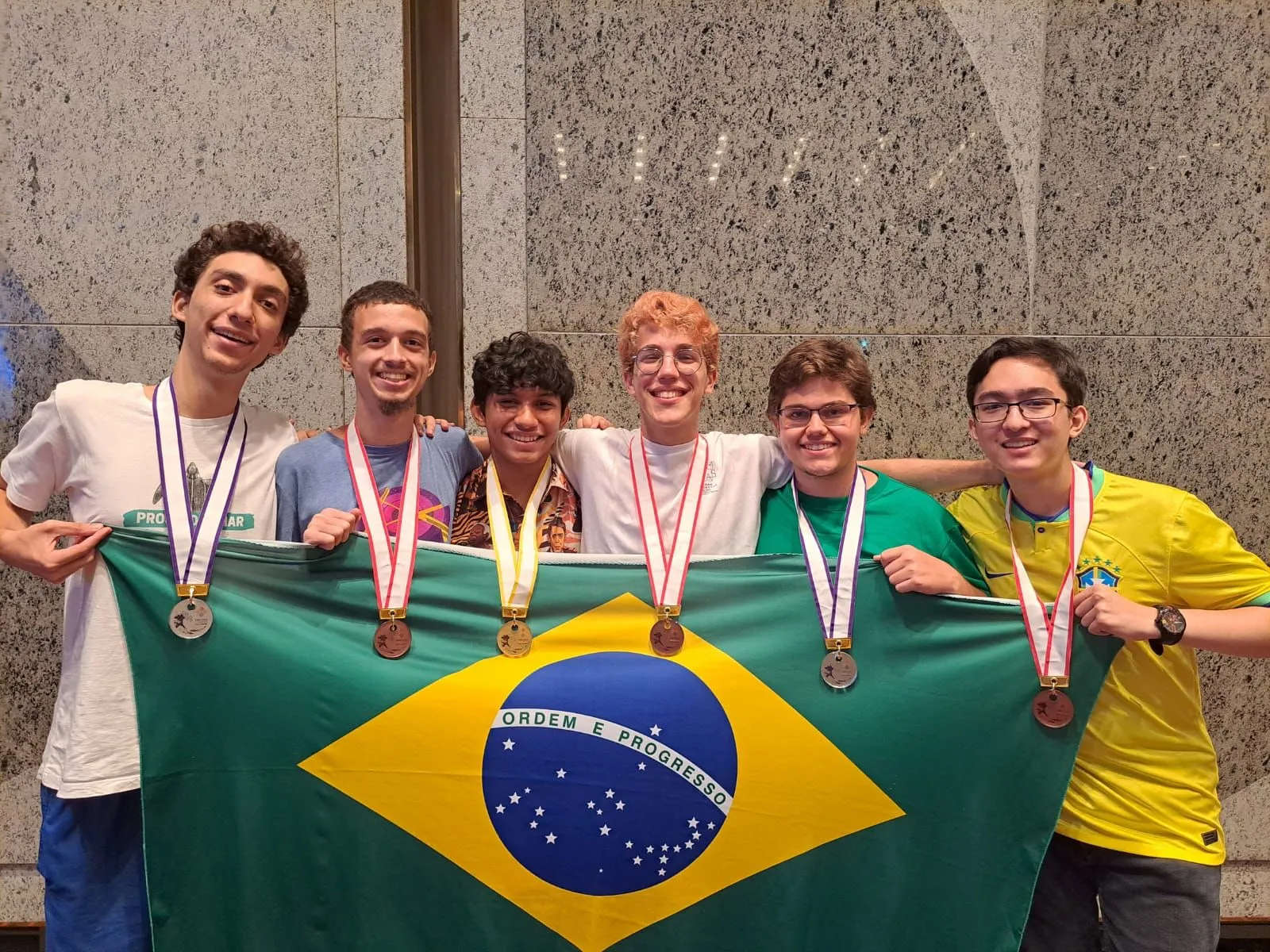 O time completo é composto por Matheus Alencar (CE), Luís Giglio (CE), Rodrigo Salgado (CE), Rodrigo Porto (RJ) Leonardo Fakhreddine (SP), Eduardo do Nascimento (GO) e Felipe Makoto (SP)