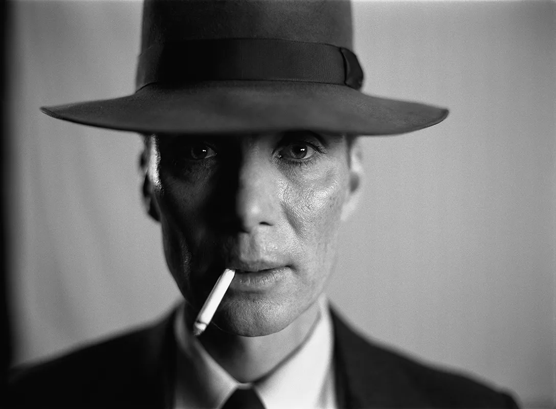 O filme é estrelado por Cillian Murphy como J. Robert Oppenheimer
