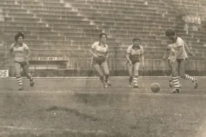 Em 1959, foi realizado um novo jogo de futebol feminino do Pacaembu, com times formados por vedetes