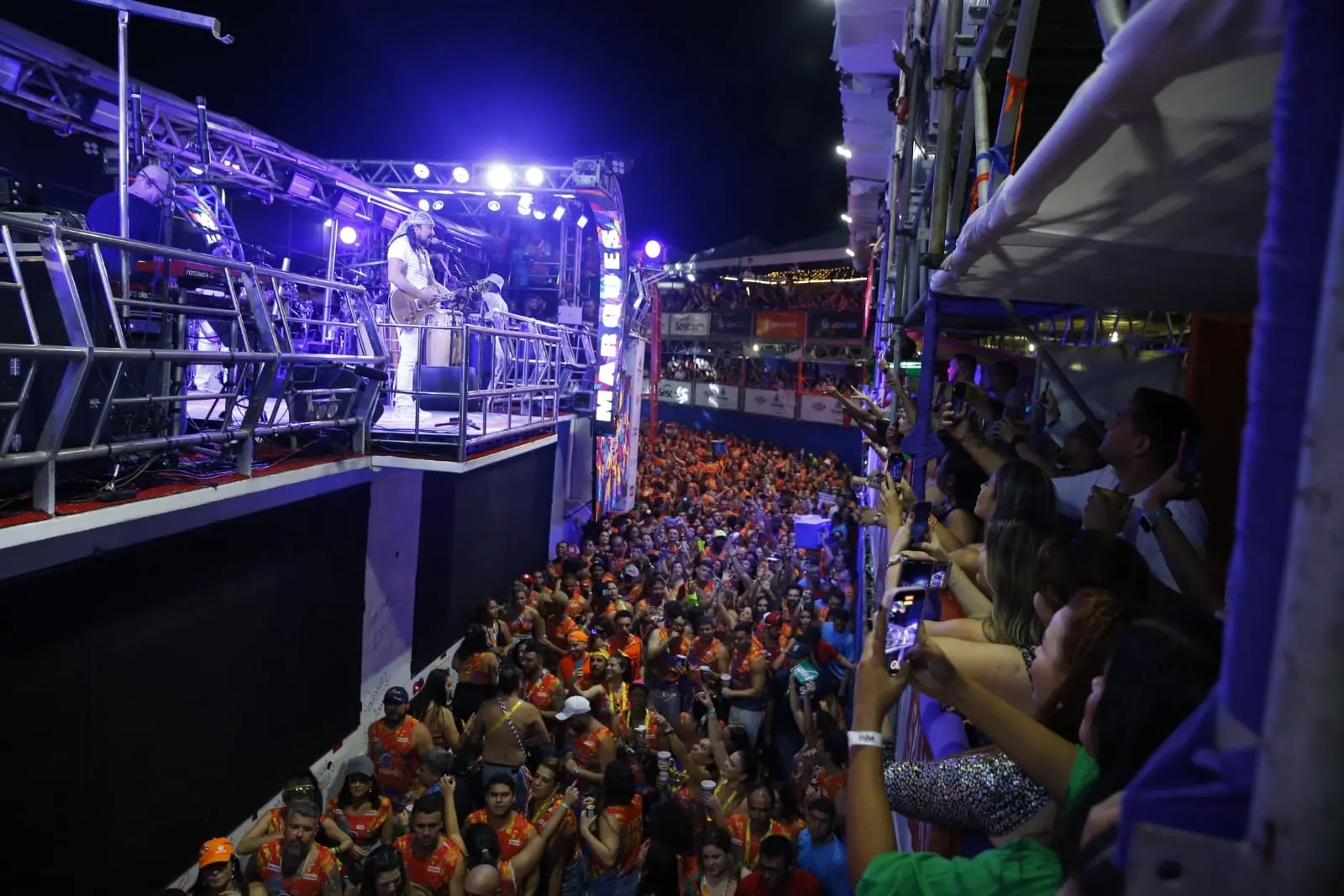 Bell Marques agita o bloco Siriguella