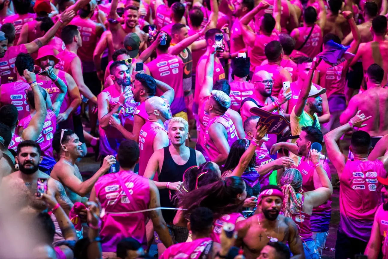 Foliões curtem última noite de Fortal 2023 no bloco Village