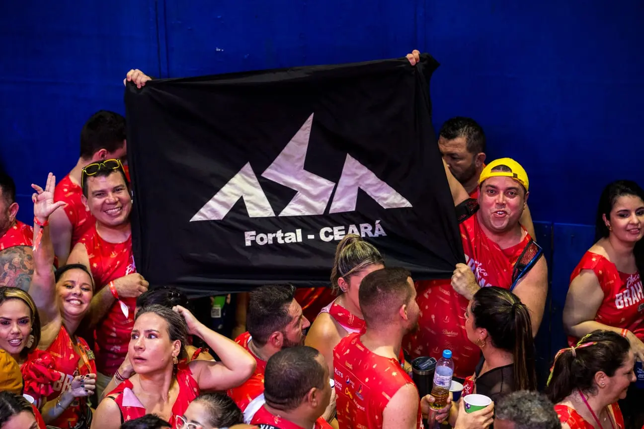 Foliões curtem bloco Brahma no Fortal 2023