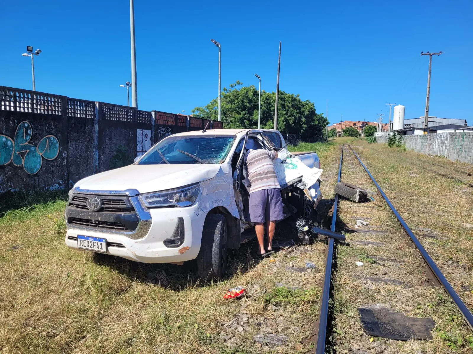 acidente envolvendo uma caminhonete e um VLT no bairro Jacarecanga, em Fortaleza