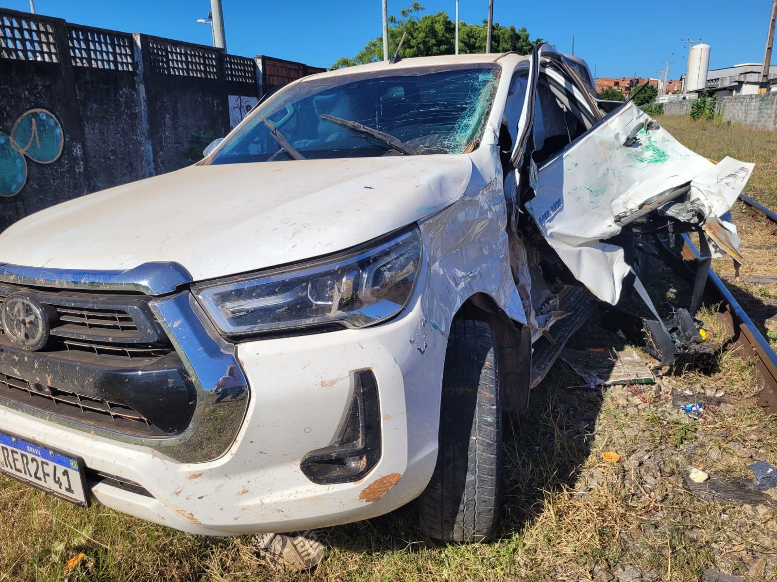 veículo envolvido em acidente com VLT em Fortaleza