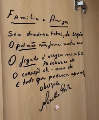 Família encontrou aviso escondido na porta do guarda-roupa de Maria
