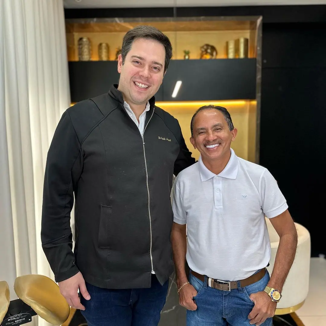 Manoel Gomes fez diversos procedimentos estéticos