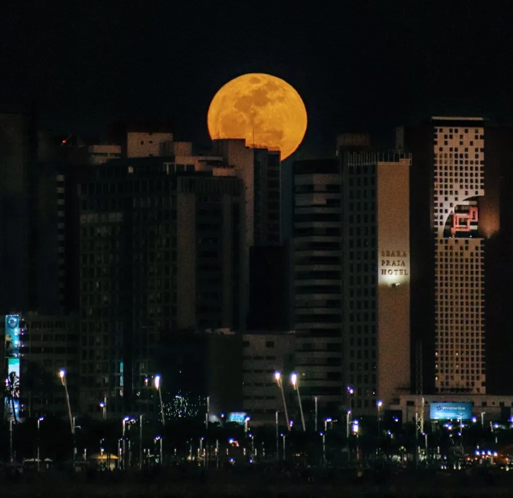 Fenômeno foi visto na Beira-Mar, em Fortaleza