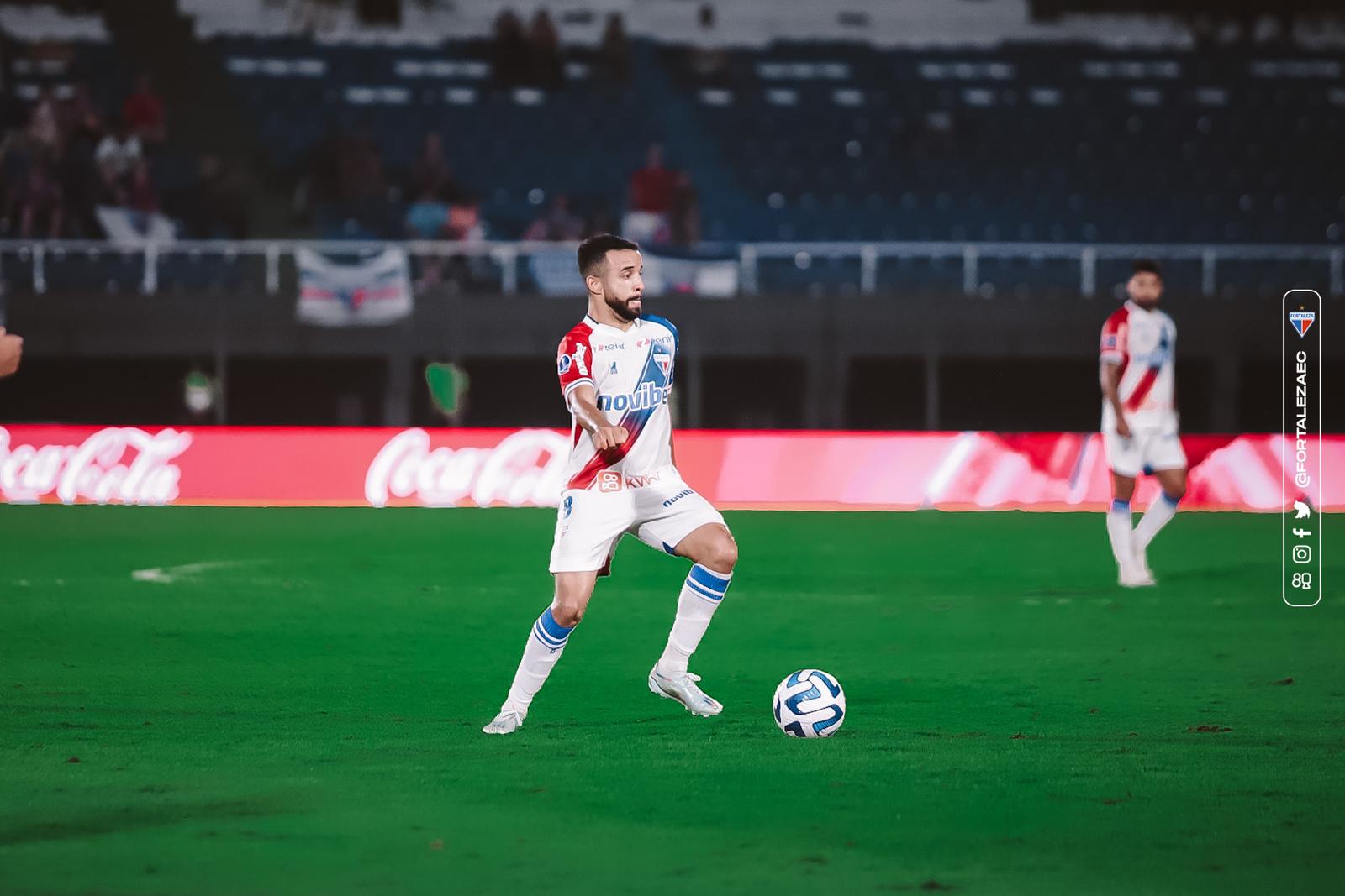 João Ricardo pede distinção em série de duelos contra o Corinthians: 'são  competições diferentes' - Jogada - Diário do Nordeste