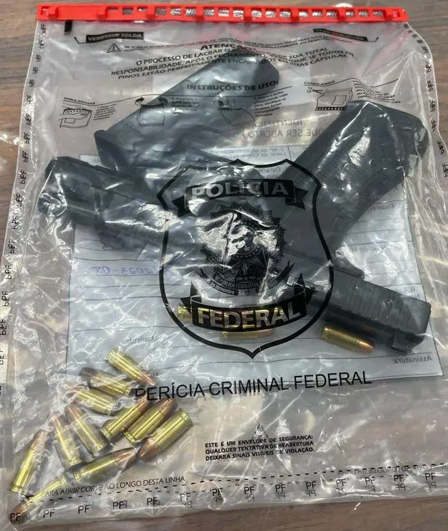 Arma apreendida com o prefeito no Aeroporto de Fortaleza