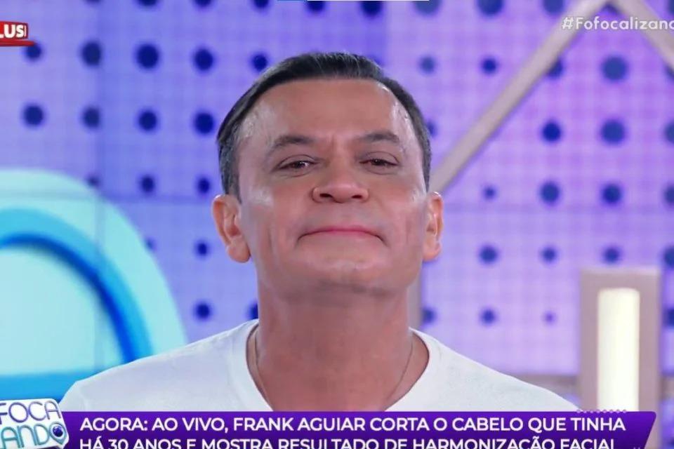 Frank Aguiar mostrou o resultado de harmonização facial no programa Fofocalizando