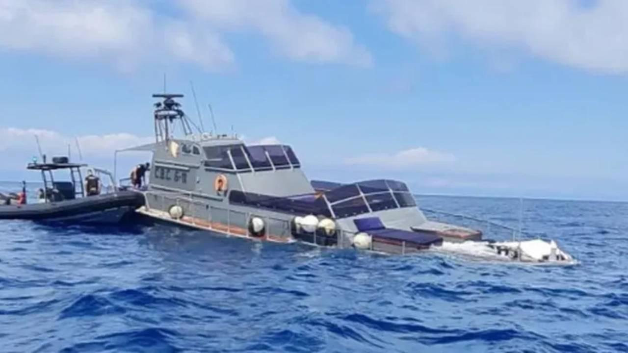 Iate Cojo, naufragado após colisão em 29 de julho de 2023, no Mar Mediterrâneo