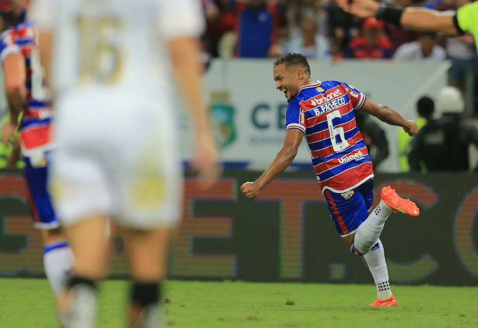 Bruno Pacheco comemora gol pelo Fortaleza
