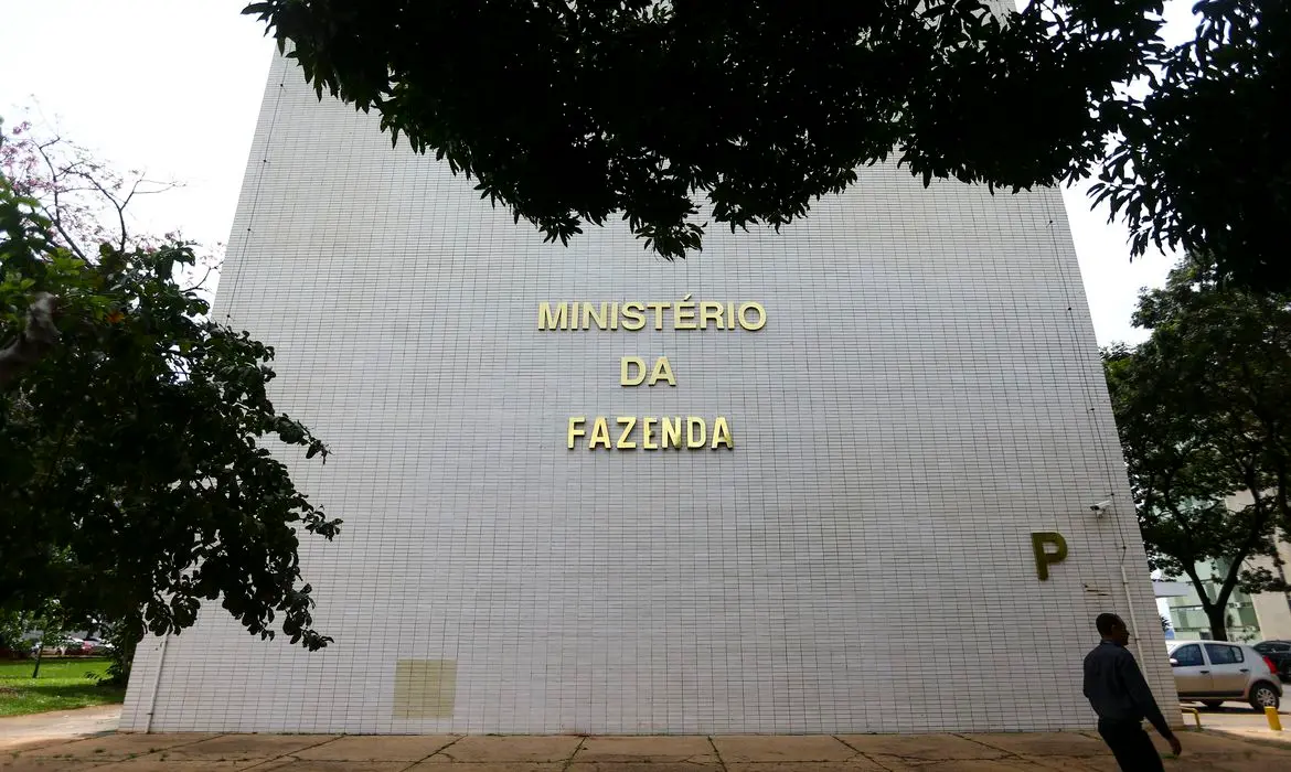Foto da lateral do Ministério da Fazenda